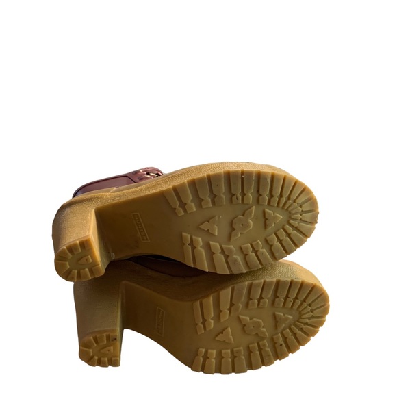 ⭐️Hunter Burgundy and Tan Heeled Boots⭐️ - Picture 10 of 15